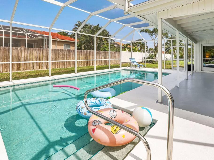 ליבוניה Elevated 1152 - Serene Family Friendly 4 Bed Pool Home מראה חיצוני תמונה